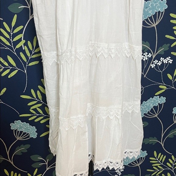 Elegant White Lace Dress Size M - Picture 5 of 9